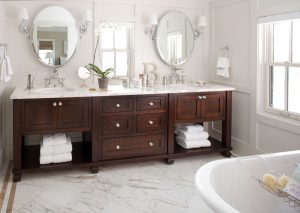 What are the advantages and disadvantages of pvc bathroom cabinets?