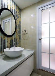 How to design the shape of bathroom decoration pattern square should be large should not be small