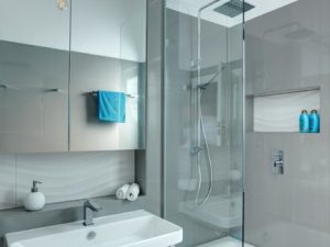 How to buy toilet glass wall partition? What are the precautions for installing toilet glass wall partition?