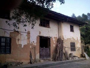 How to decorate the old house in the countryside