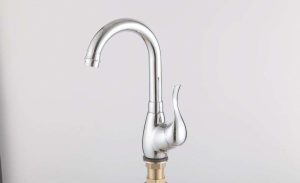 How do I install a faucet? How to clean and maintain it after installation?