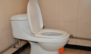 Pay more attention to the decoration of the toilet with poor size