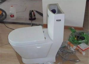 What are the toilet installation skills and precautions