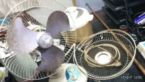 Electric fan screen can be cleaned without disassembly This old machine turns waste into treasure