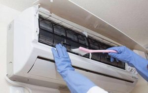 The way of washing and conditioning of hanging air conditioners