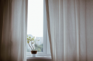 Bedroom and living room curtains should be the same