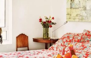 What to put above the bed to prevent bad flowers, such items can be, so that you can prevent it before it happens