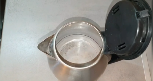 Electric kettle descaling