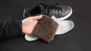 Daily removal of sweat stains from shoes