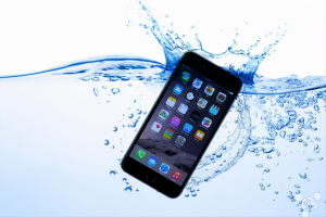 How to dispose of the phone into the water can not be directly heated