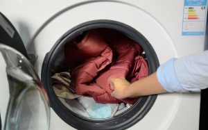 Can down jackets be washed in a washing machine Tips for washing down jackets