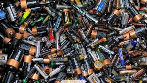 The hazards of waste batteries and waste battery disposal methods