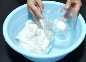 How to wash white shirts with vinegar to become white