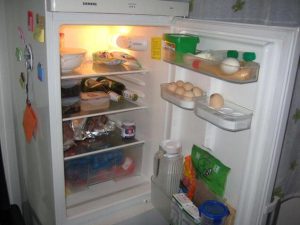 The reason why the lighting in the refrigerator does not light up and the way to deal with it