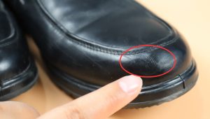 Have you scratched your shoes? Teach you how to mend shoes!