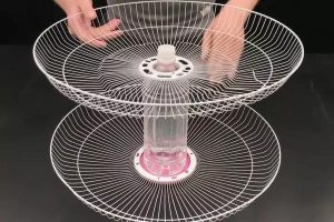 Electric fan mesh cover does not need to be removed to clean the old machine can be washed into a move to turn waste into treasure