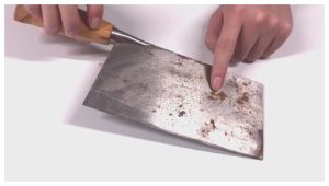 A great way to remove rust from a kitchen knife