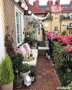 Balcony garden design tips