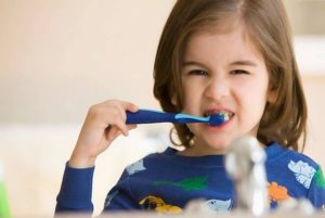 What are the benefits of brushing your teeth well every day?