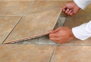 Floor tiles on the wall, tell you the correct way to install tiles, both strong and not empty